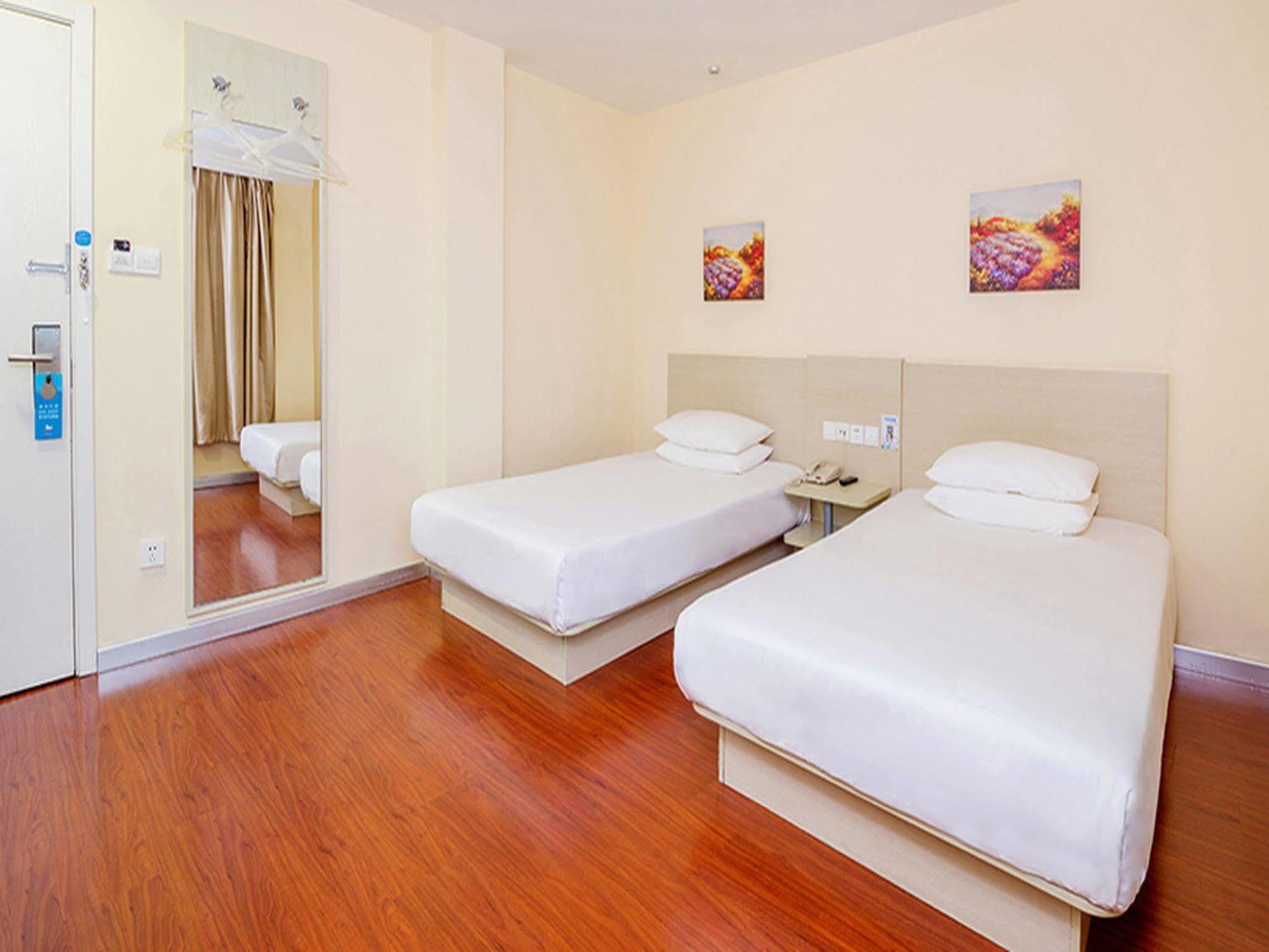 Hanting Express Shanghai Changshou Road Екстер'єр фото